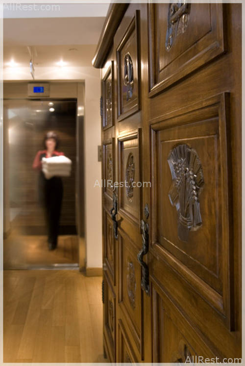 Eridanus Hotel 28